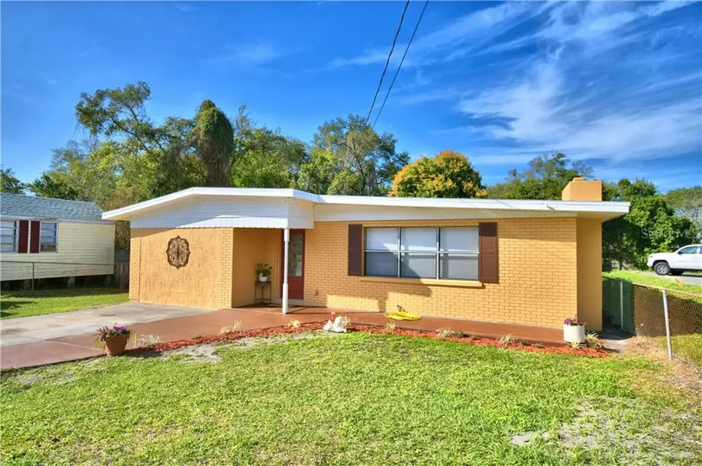 2111 S Lincoln Avenue Lakeland FL 33803