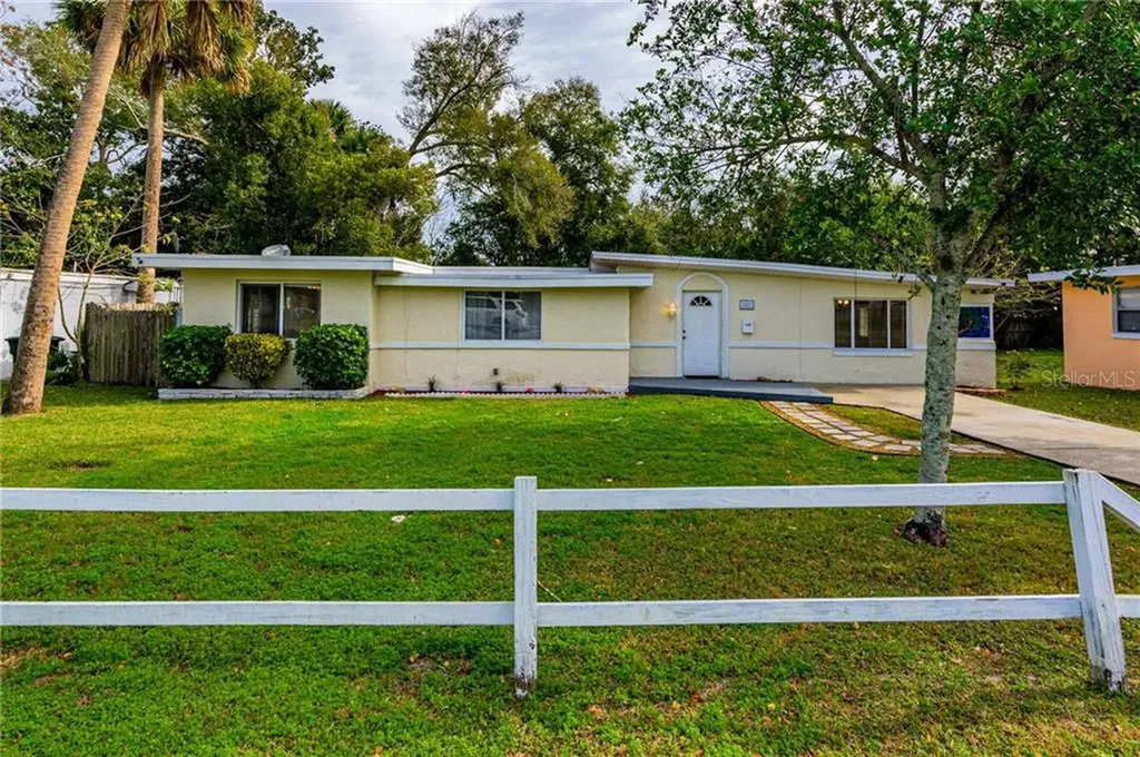 563 Heineman Street Daytona Beach FL 32114