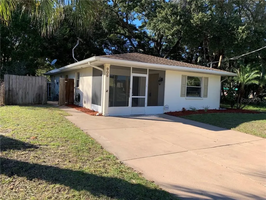 909 18th Avenue W Palmetto FL 34221