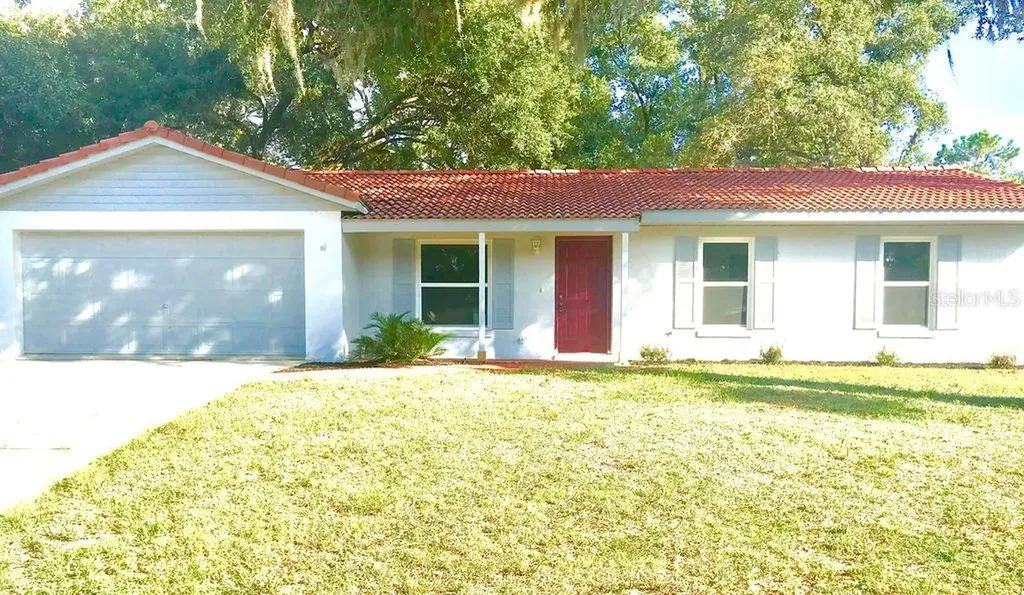 12945 SE 117th Court Ocklawaha FL 32179