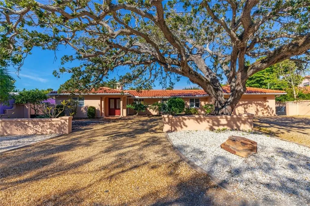 521 Givens Street Sarasota FL 34242
