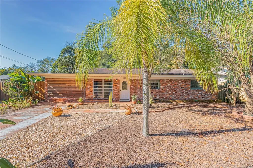 320 N Marydell Avenue Deland FL 32720