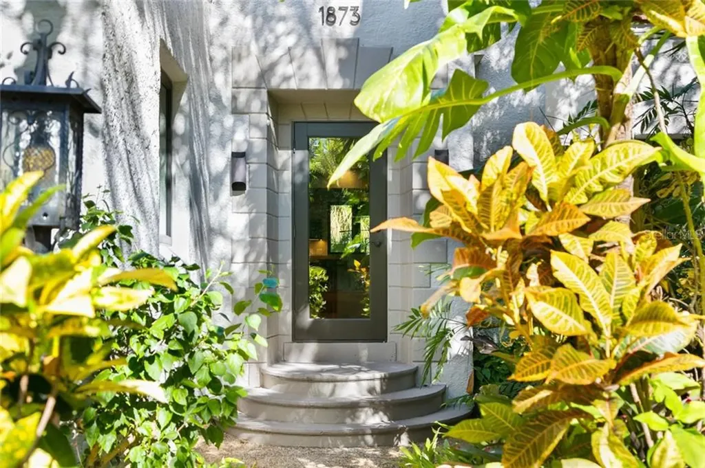 1873 Oak Street Sarasota FL 34236