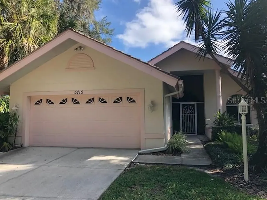 5715 Renzo Lane Sarasota FL 34243
