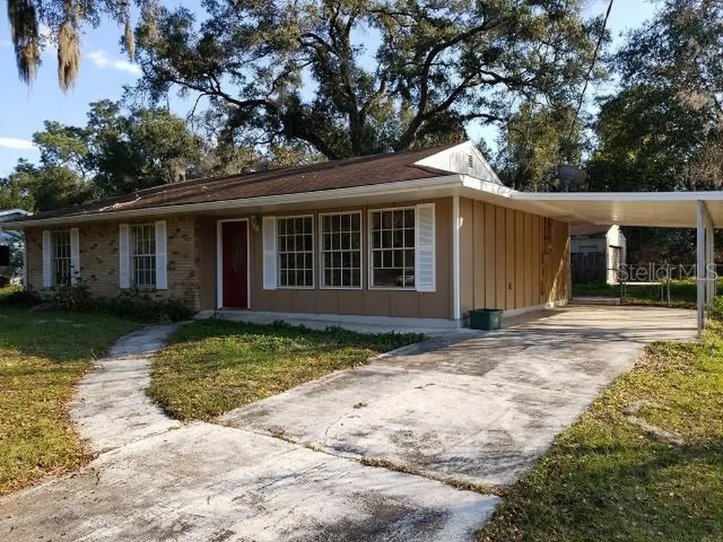 140 W Holly Drive Orange City FL 32763