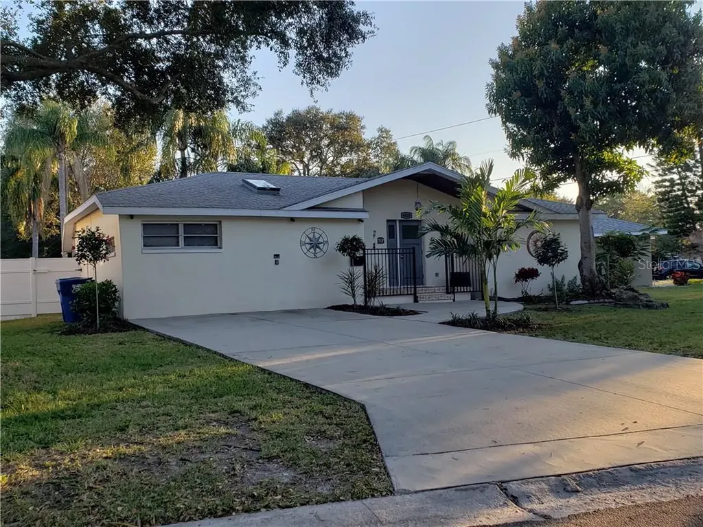 6058 16th Avenue N St Petersburg FL 33710