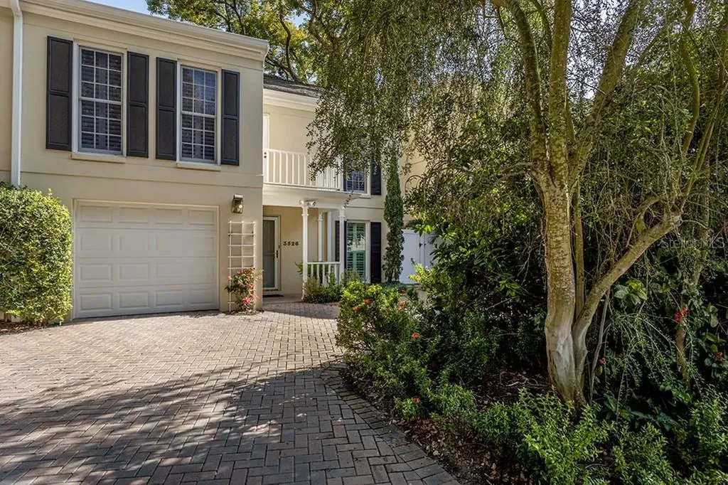 3526 Village Way Tampa FL 33629