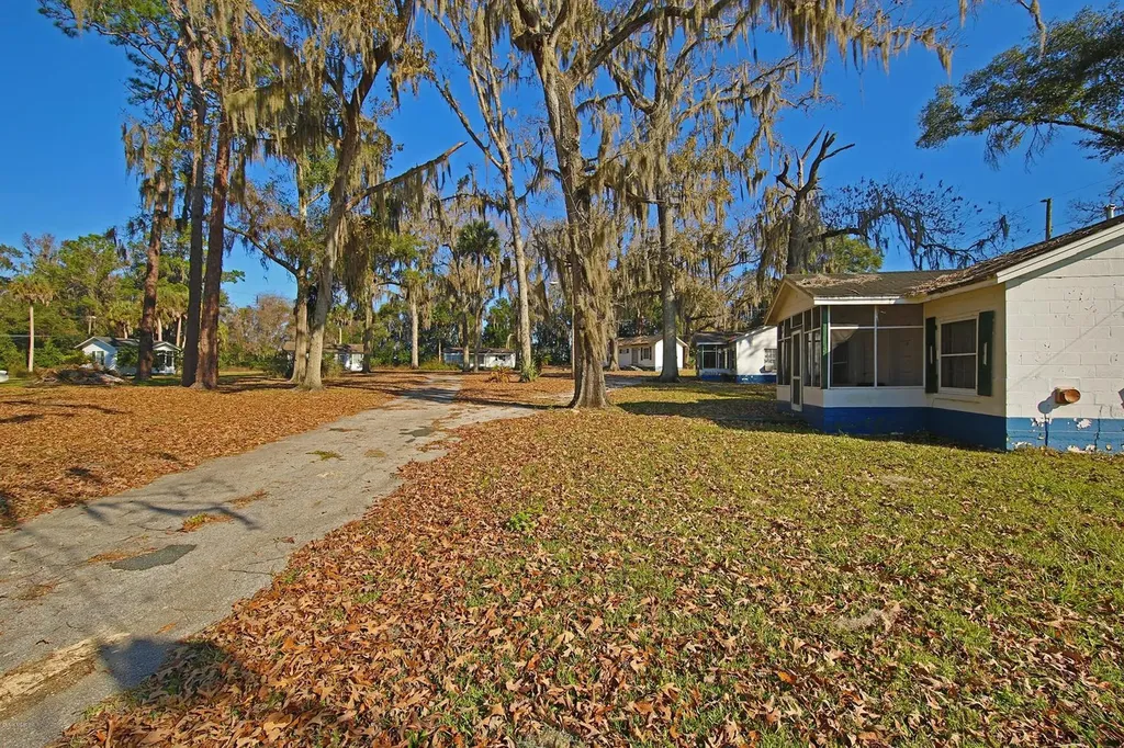 18585 N Highway 441 Reddick FL 32686
