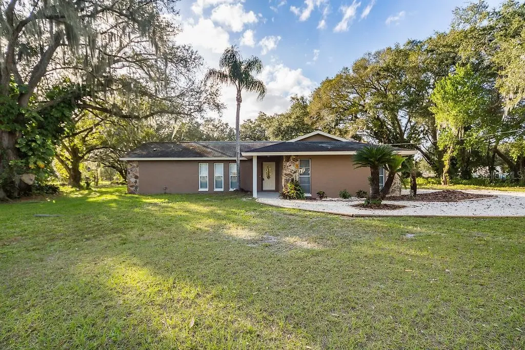 5221 Clarence Gordon Jr Road Plant City FL 33567