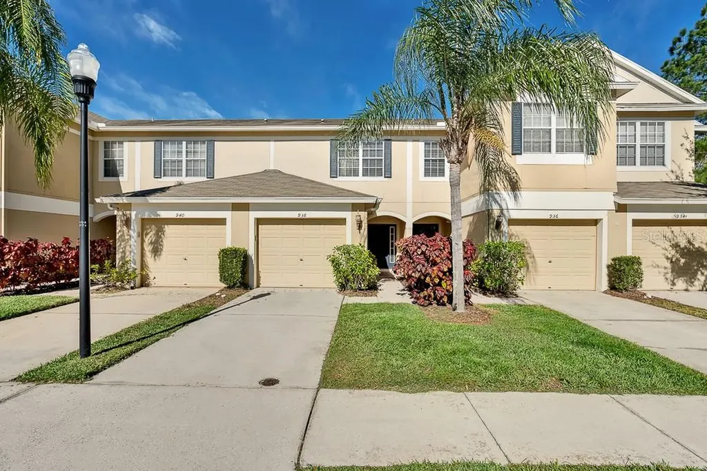938 Vista Cay Court Brandon FL 33511
