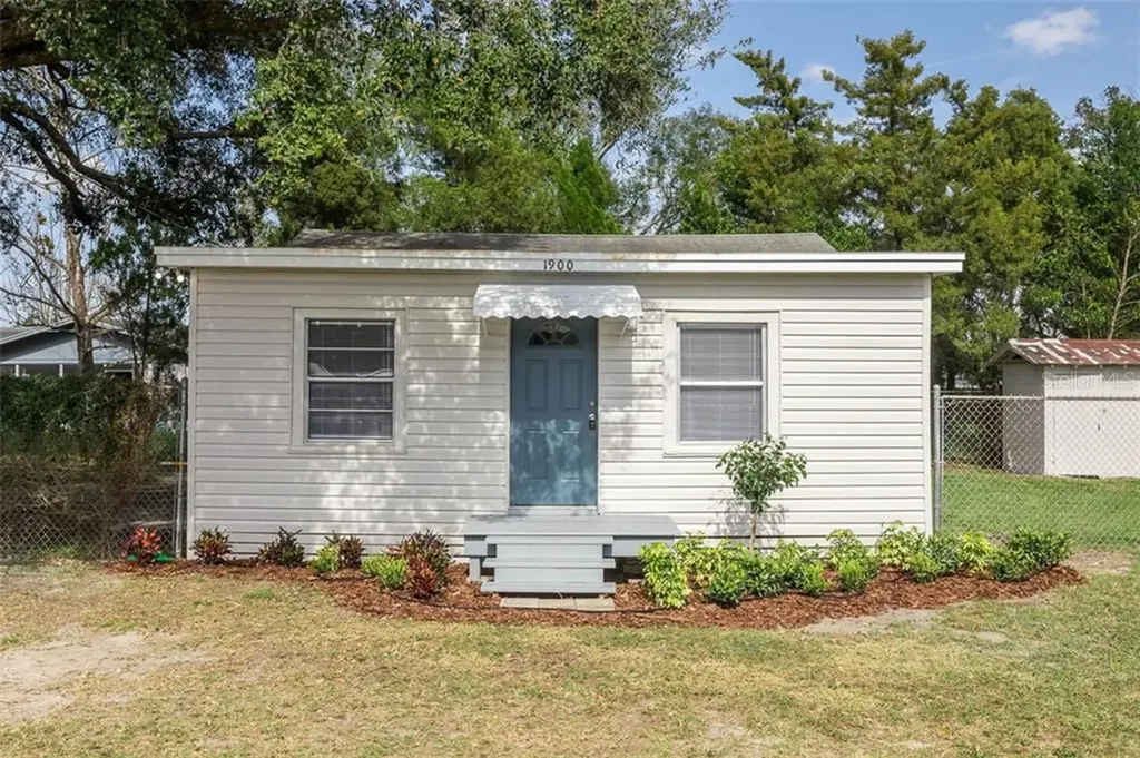1900 Fruitland Park Circle Eagle Lake FL 33839