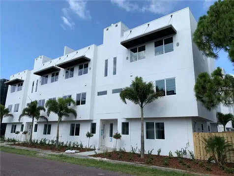 3100 W Paul Avenue Tampa FL 33611