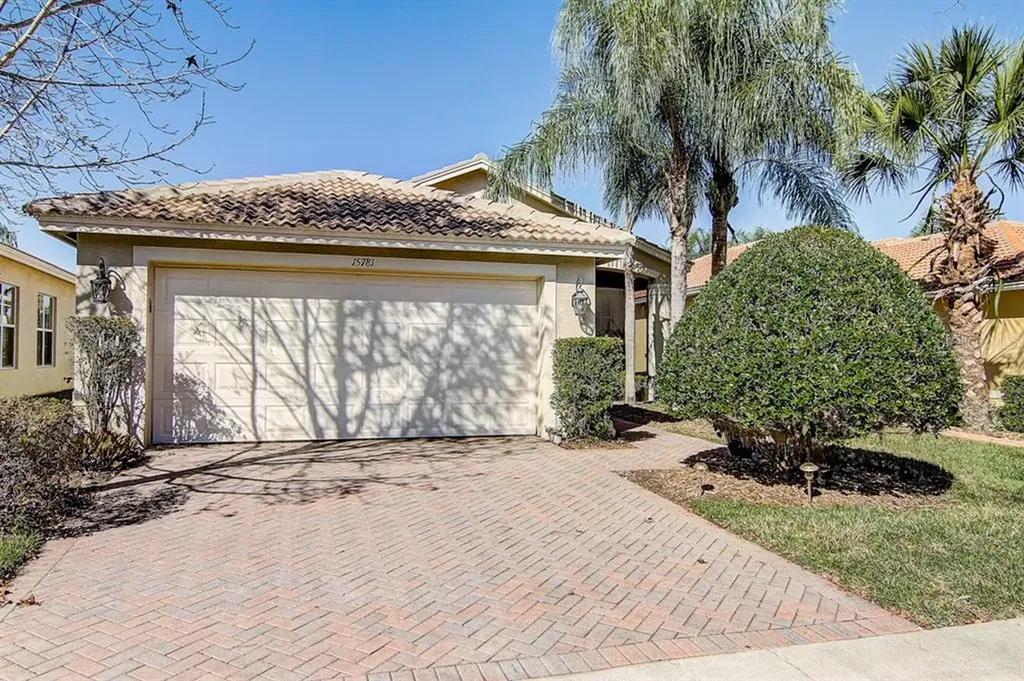 15781 Crystal Waters Drive Wimauma FL 33598