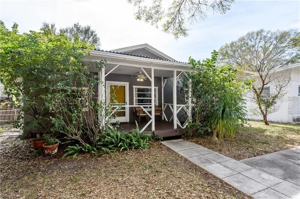1760 27th Avenue N St Petersburg FL 33713