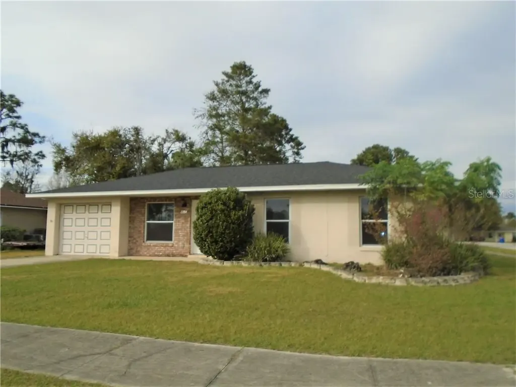1354 S Dora Boulevard Tavares FL 32778