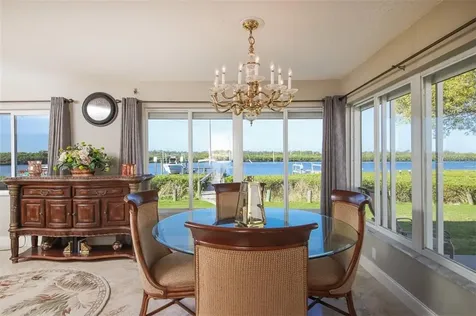 3989 Lakewood Avenue Bradenton FL 34208