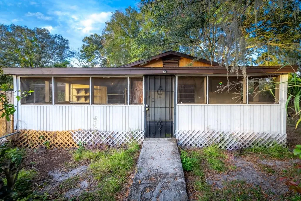 315 W Davis Avenue Lake Alfred FL 33850