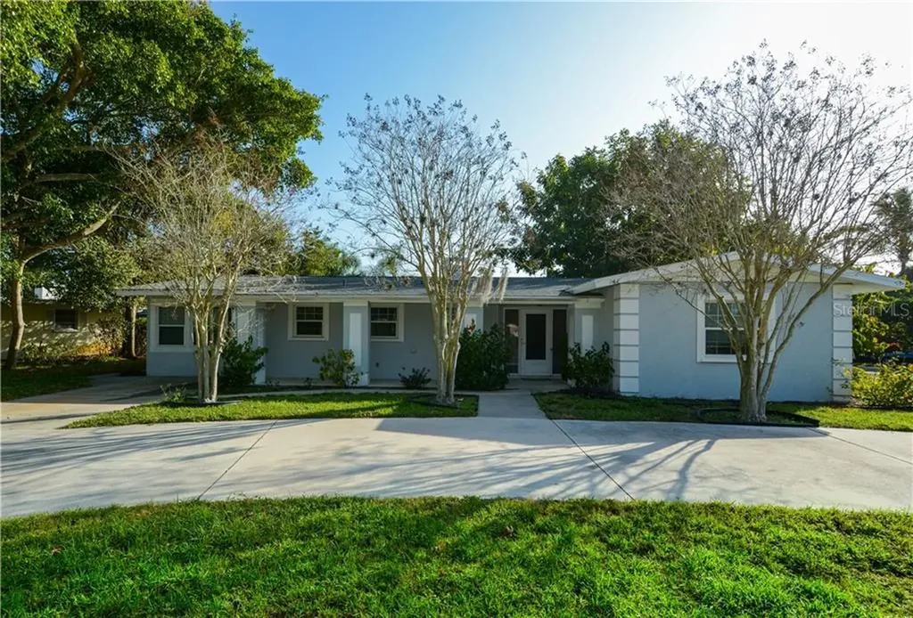 6349 Beechwood Avenue Sarasota FL 34231