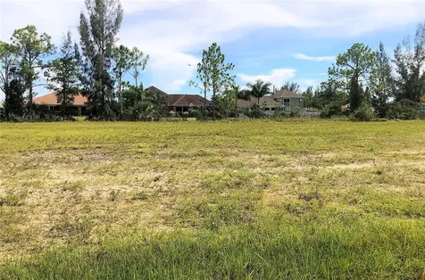 2218 NE 35th Lane Cape Coral FL 33909