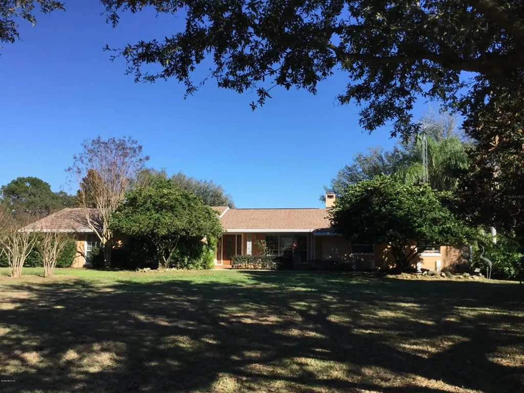 10605 SE 142nd Avenue Road Ocklawaha FL 32179