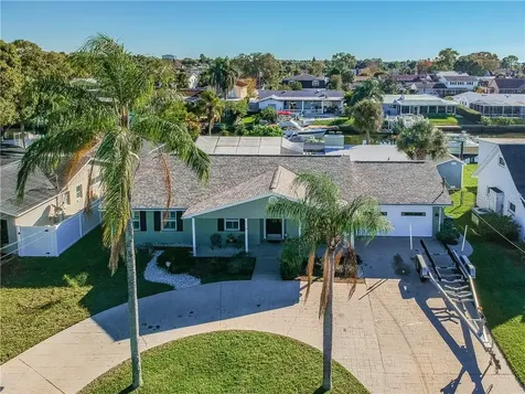 8712 Elmwood Lane Tampa FL 33615