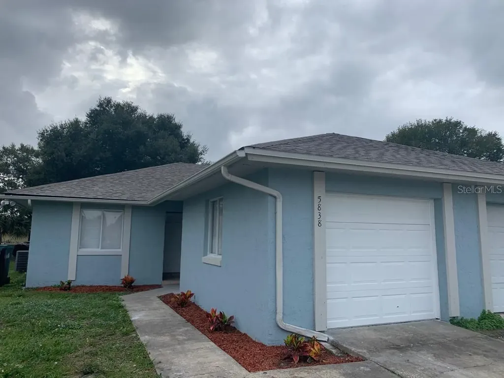 5838 Willow Leaf Court Orlando FL 32807