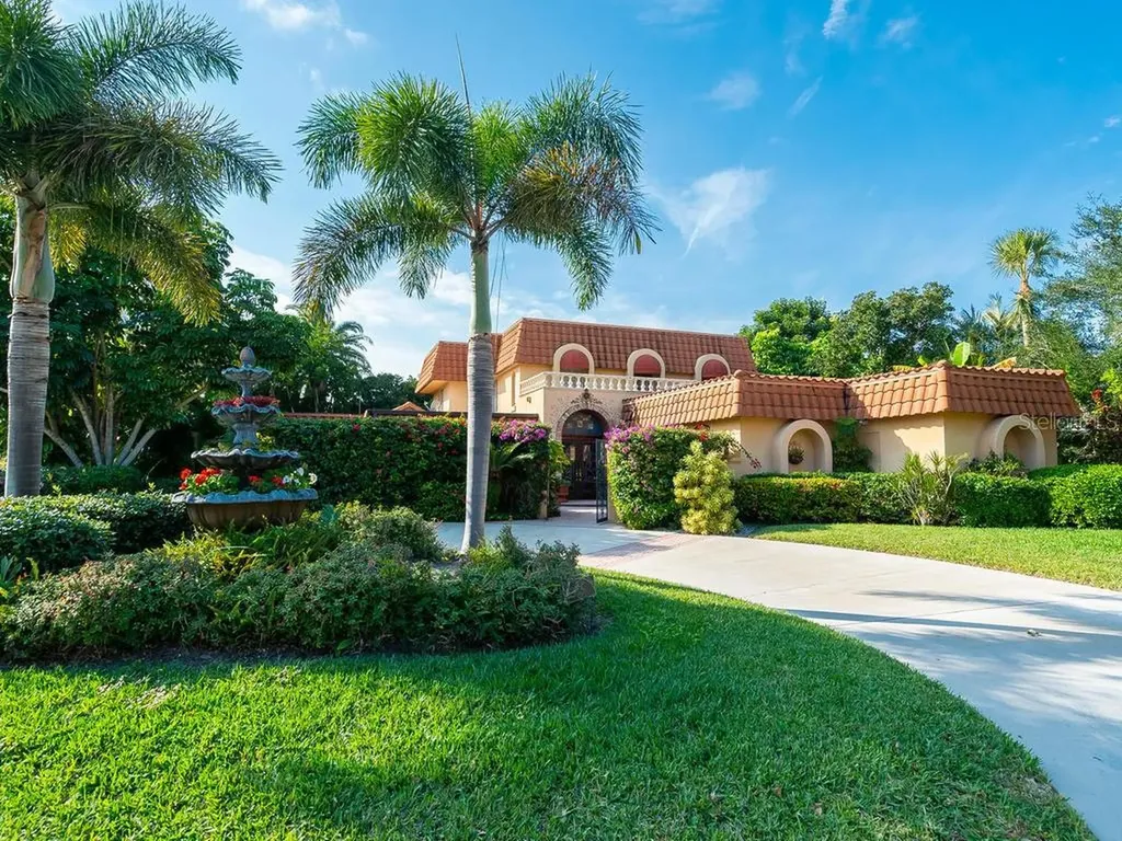 258 Robin Drive Sarasota FL 34236