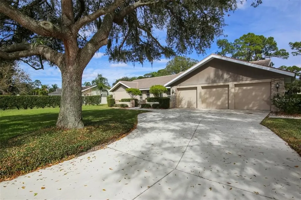 7913 Broadmoor Pines Boulevard Sarasota FL 34243