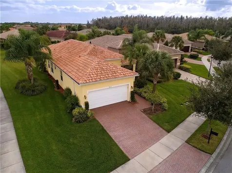 5013 Indian Shores Place Wimauma FL 33598