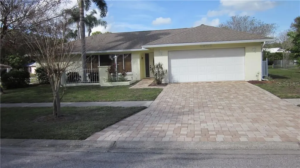 3905 Basswood Drive Sarasota FL 34232