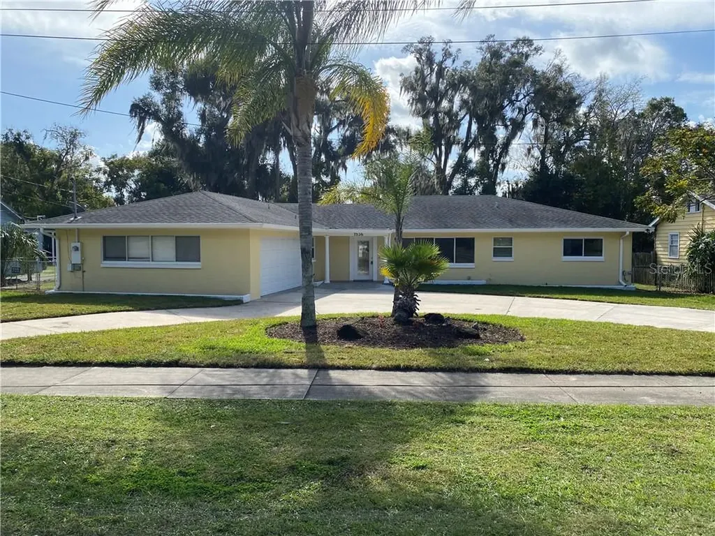1536 W New York Avenue Deland FL 32720