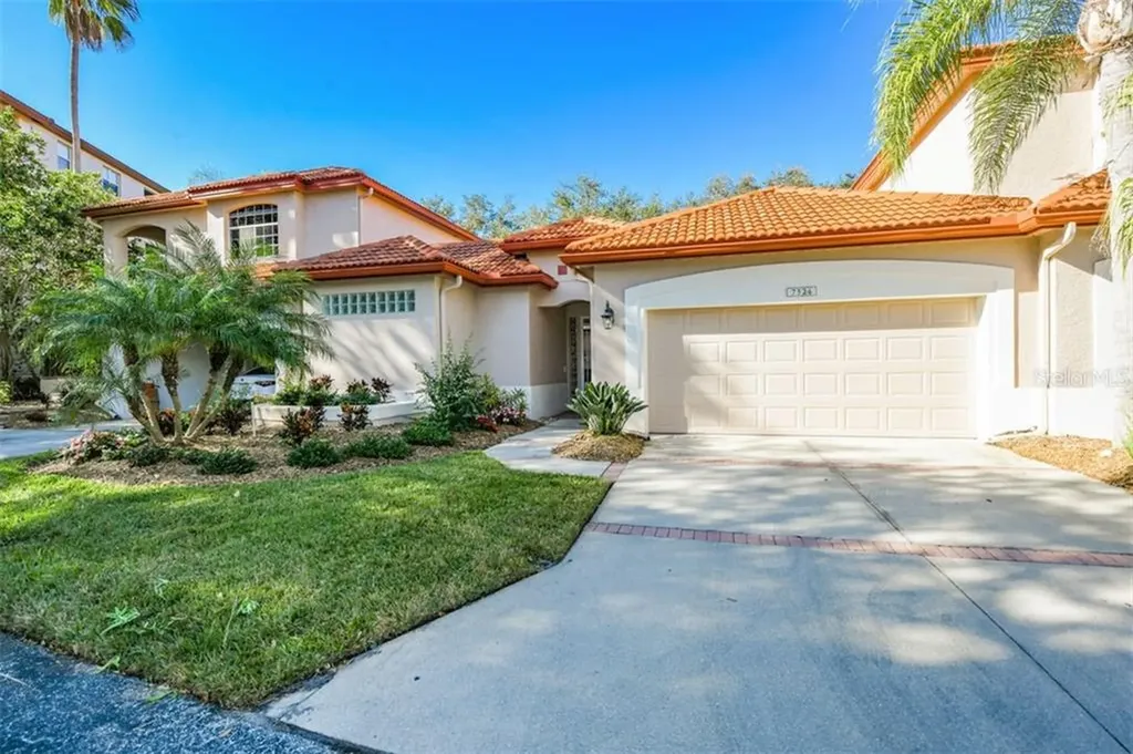 7324 Regina Royale Sarasota FL 34238