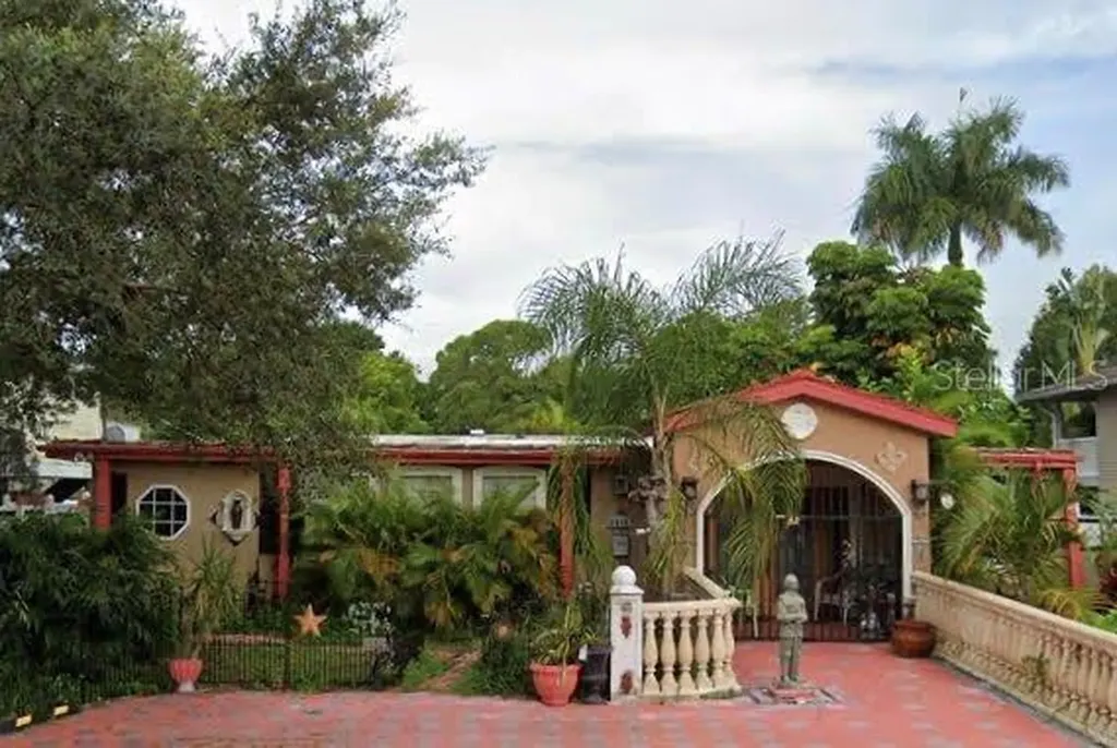 4026 Huntington Street NE St Petersburg FL 33703