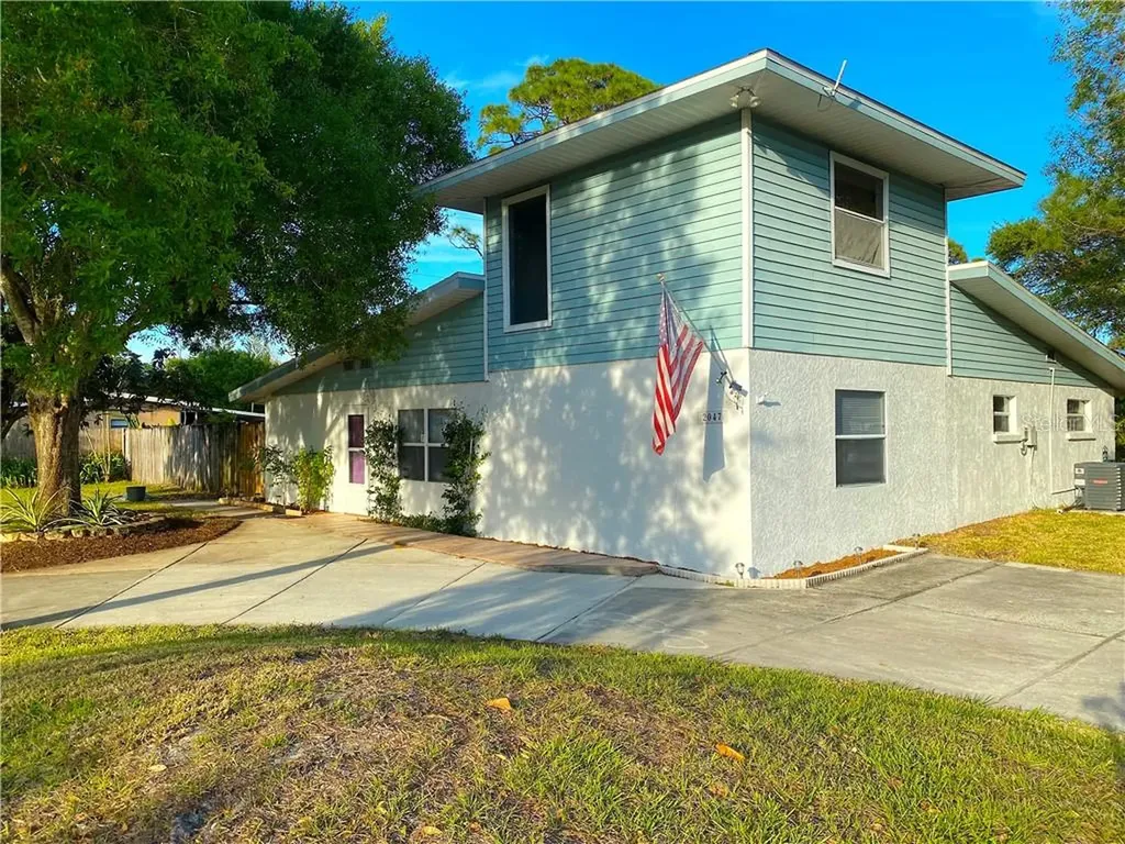 2047 Java Plum Avenue Sarasota FL 34232