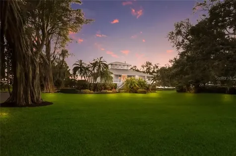 7676 Westmoreland Drive Sarasota FL 34243