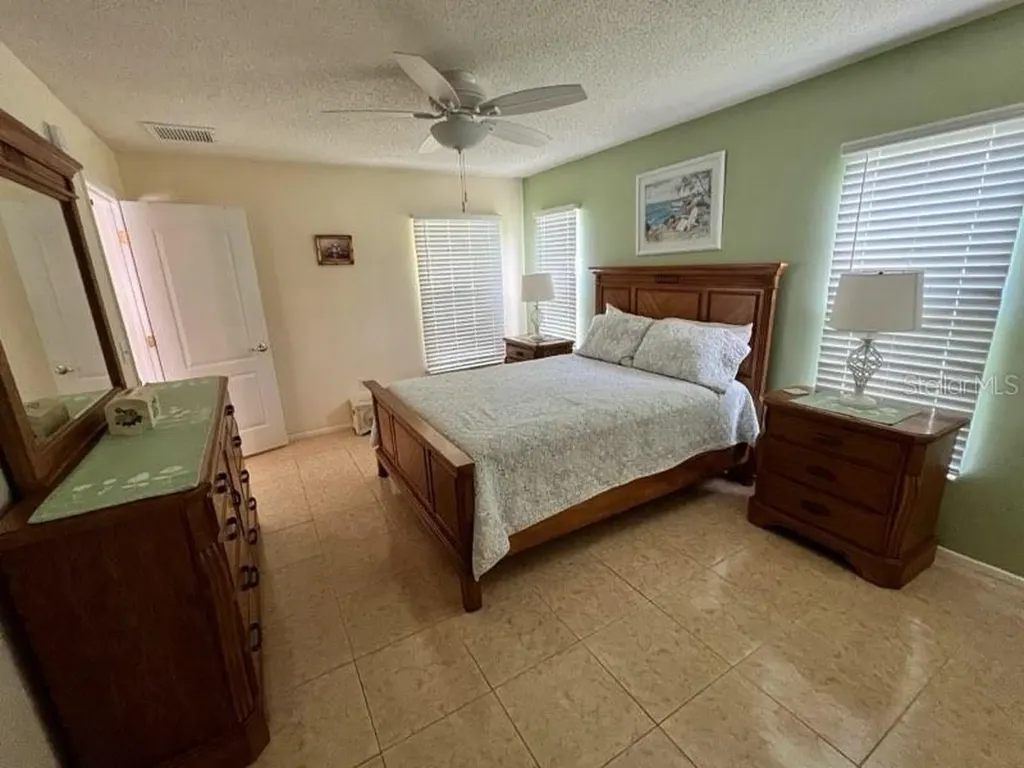 Bradenton FL 34209