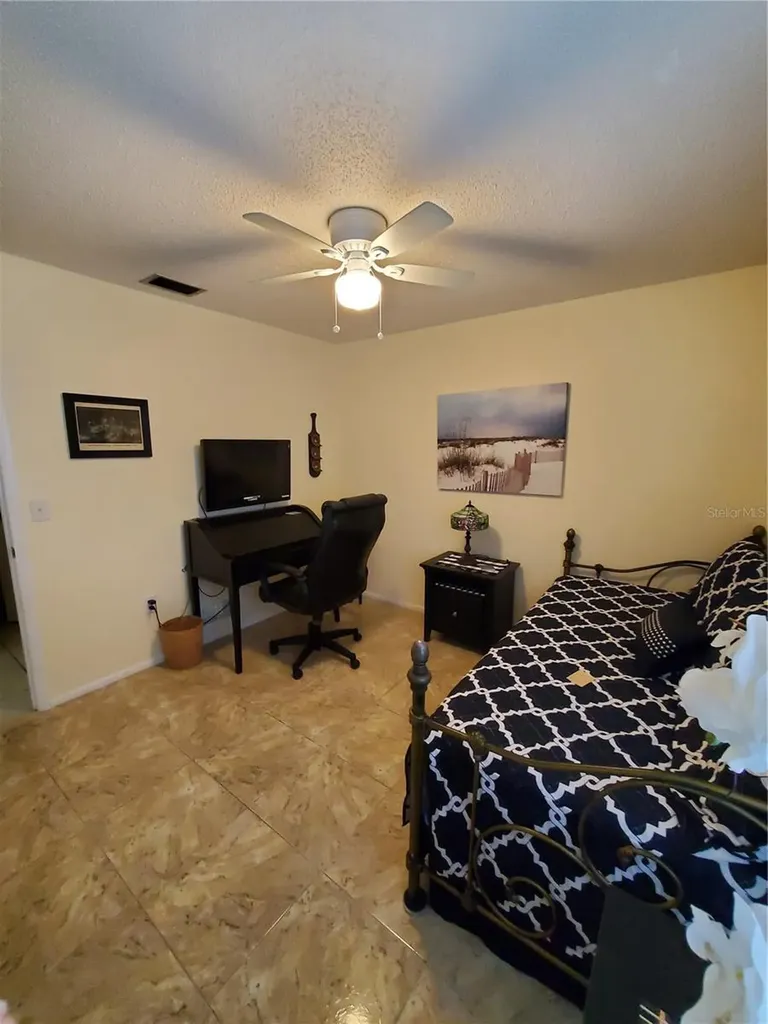 Bradenton FL 34209