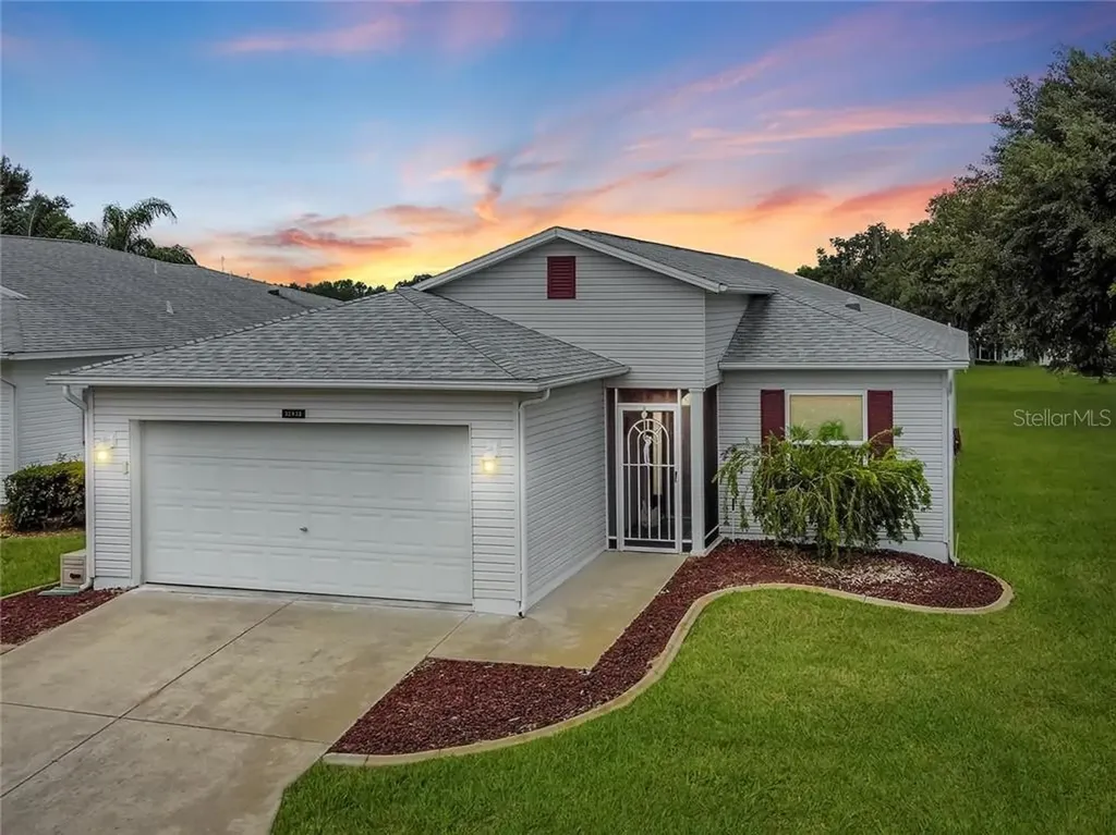 32933 Crooked Oaks Lane Leesburg FL 34748