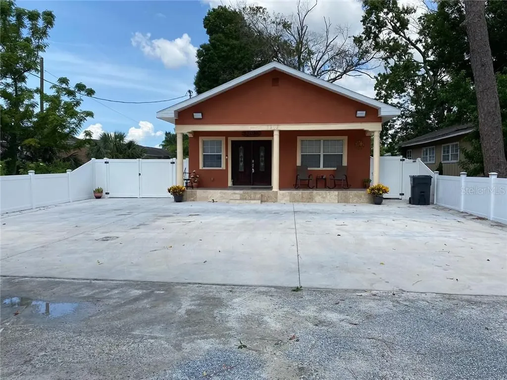 7202 N Amos Avenue Tampa FL 33614