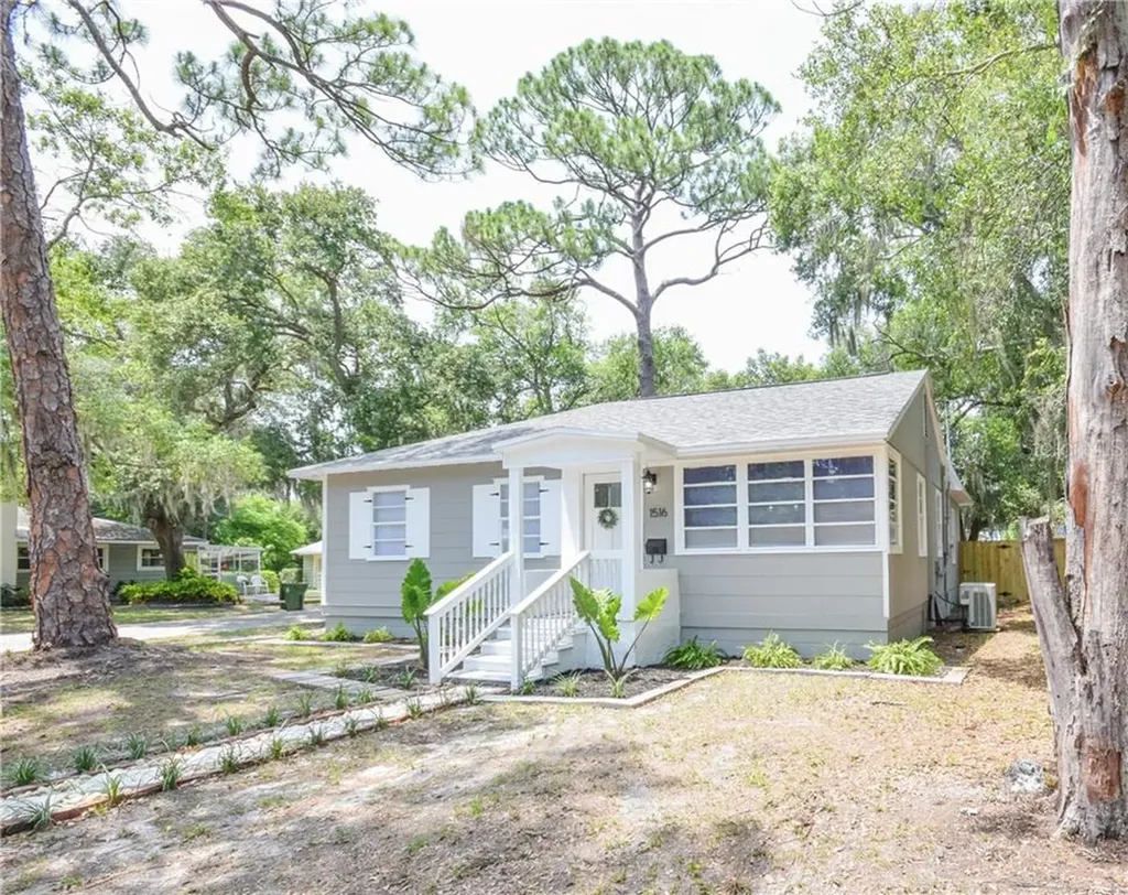1516 18th Avenue W Bradenton FL 34205
