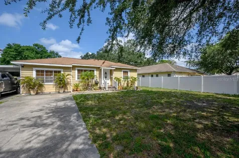 1303 S Lois Avenue Tampa FL 33629
