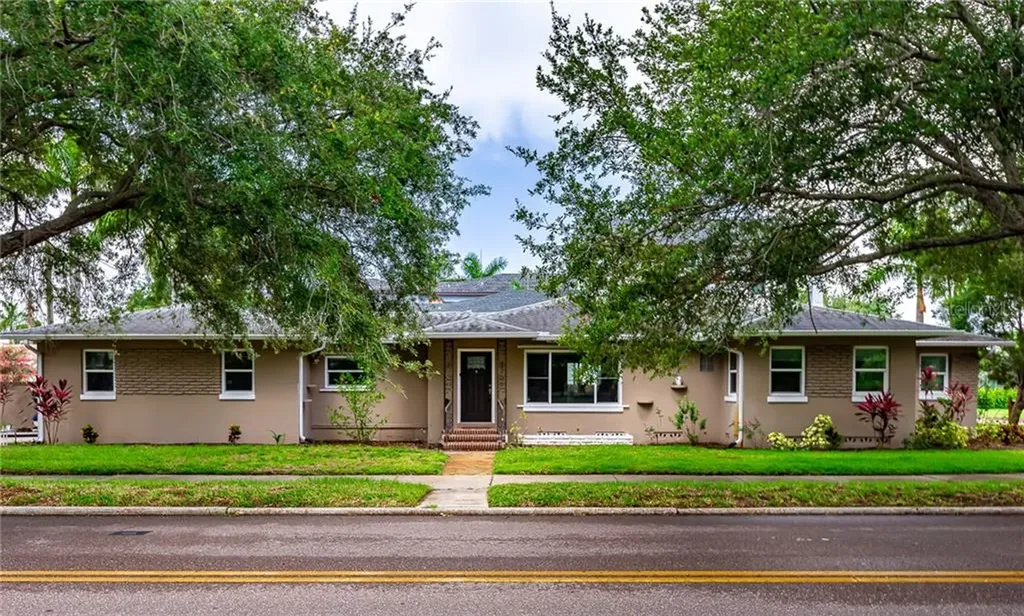 2701 1st Street NE St Petersburg FL 33704
