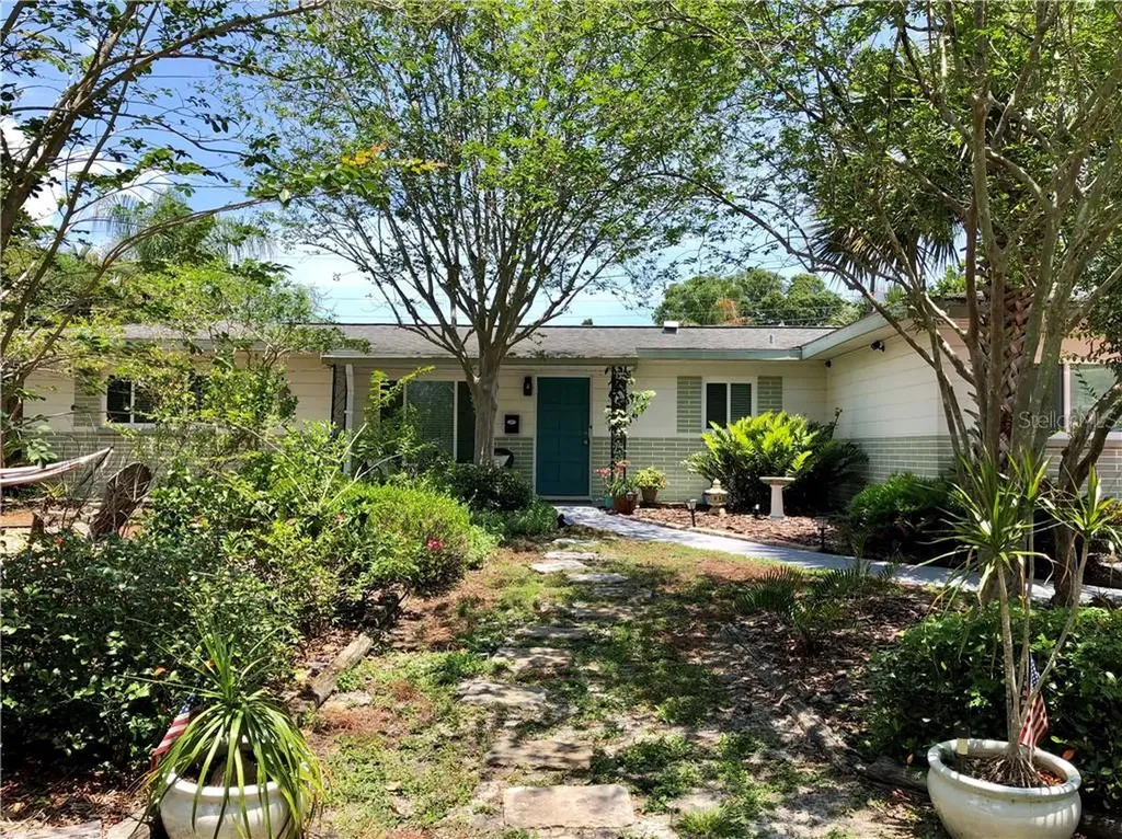 1813 67th Avenue N St Petersburg FL 33702