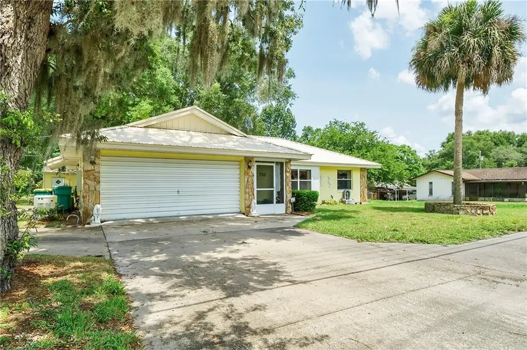 718 S Apopka Avenue Inverness FL 34452