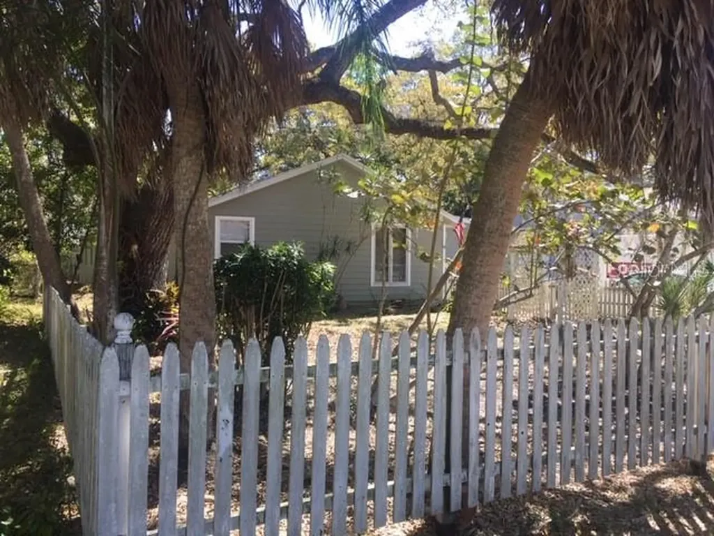 2910 Williamsburg Street Sarasota FL 34231