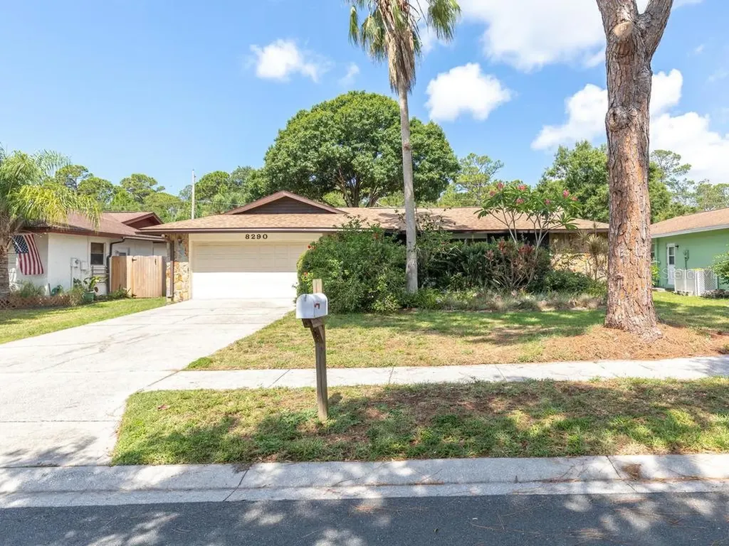 8290 Parkwood Boulevard Seminole FL 33777