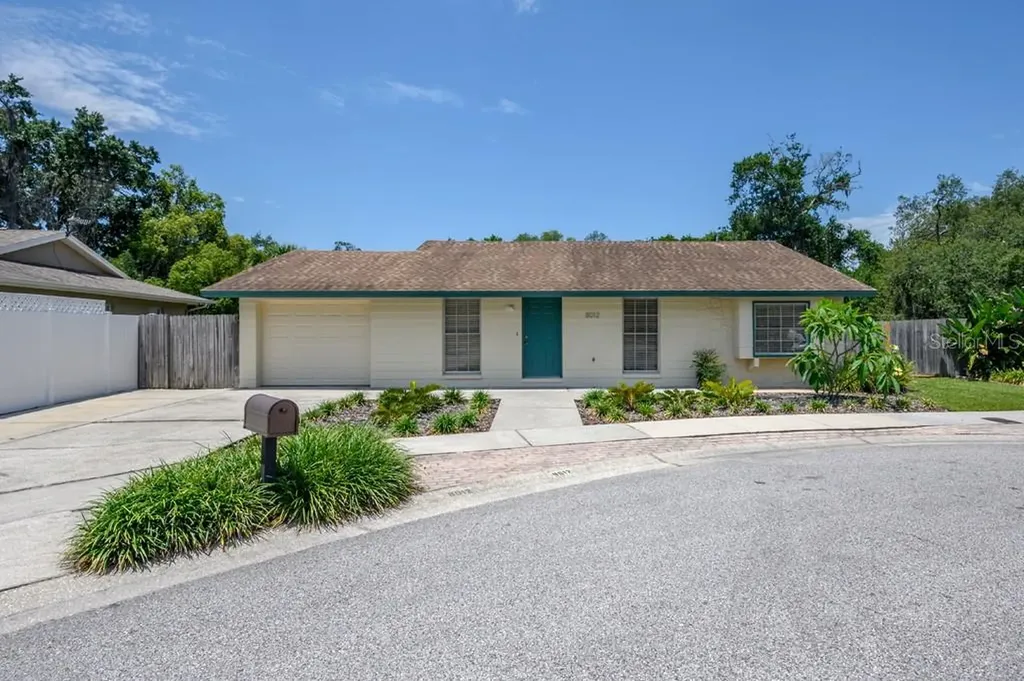 8012 Woodvine Place Tampa FL 33615