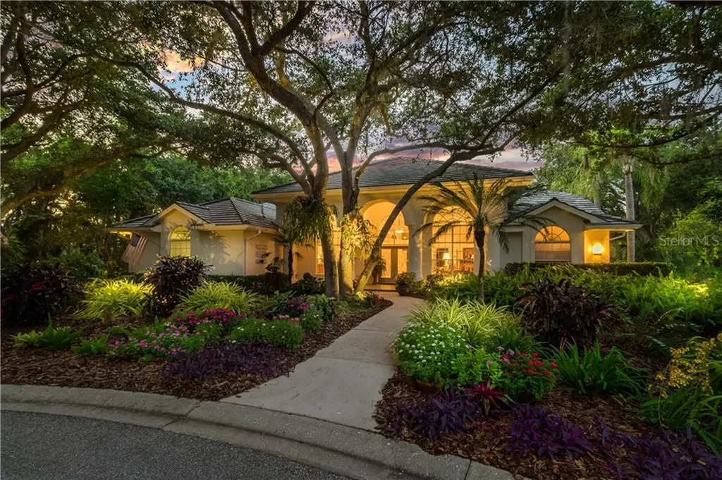 4790 Dove Tail Court Sarasota FL 34238