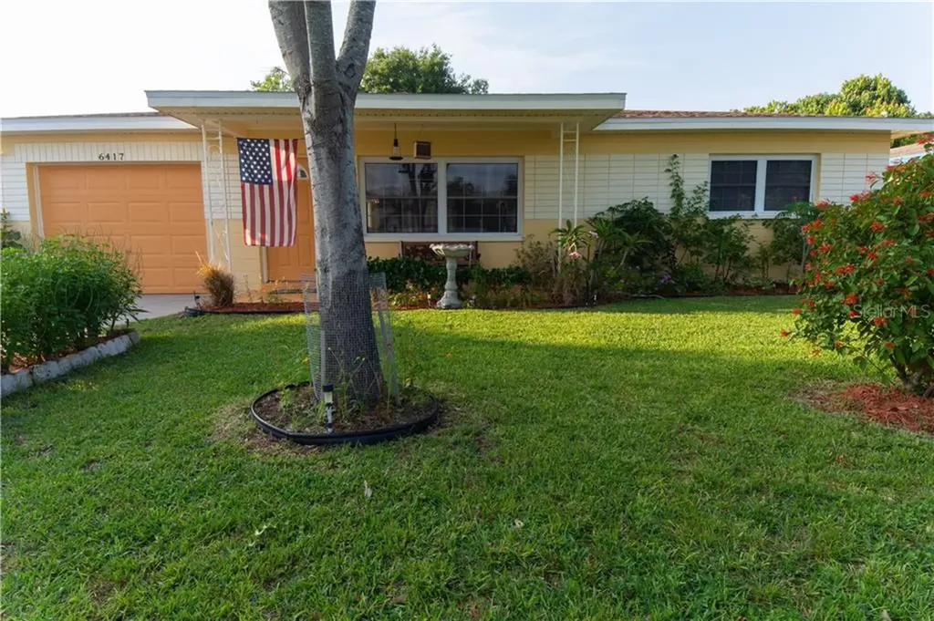 6417 40th Avenue N St Petersburg FL 33709