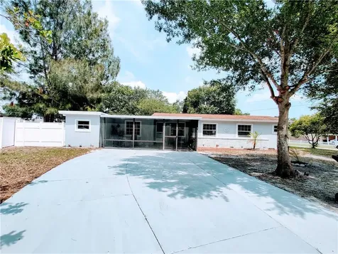 7001 Onyx Drive N St Petersburg FL 33702